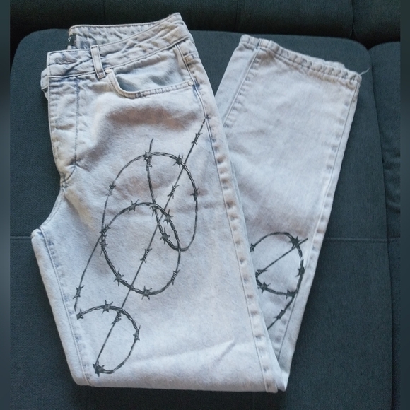 Man BoohooMan Jeans Men's size 30X32 - Picture 4 of 6